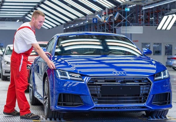 В штаб-квартире Audi в Германии начались обыски из-за «дизельного скандала».